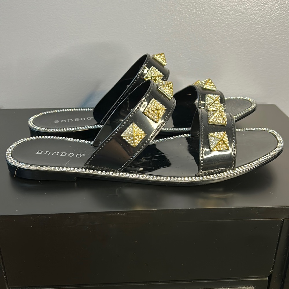 NWOT Bamboo Rhinestone Slides Size 6